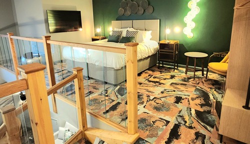 Luxury Suite