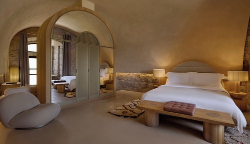Suite, Sea View (Sky)