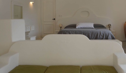 Grand Triple Room