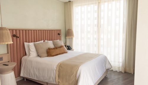 Suite, Balcony