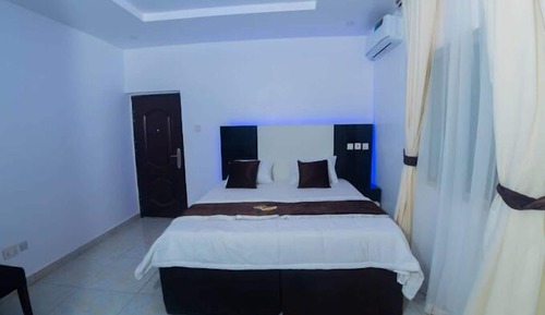 Executive Studio Suite