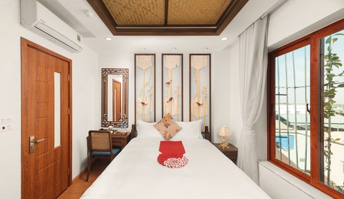 Premier Window Room