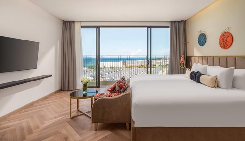 Premium Room, 1 King Bed