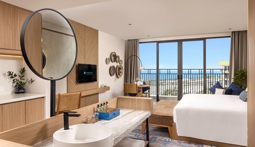 Deluxe Room, 1 King Bed, Ocean View