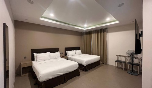 Standard Quadruple Room, 2 Double Beds, No Windows