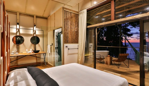 Oceanview Tree House Bungalow