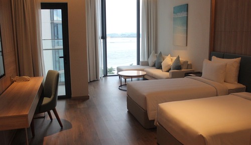 Deluxe Bay View Twin
