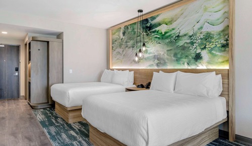 Standard Room, 2 Queen Beds, Non Smoking, Bathtub (Larger Room)