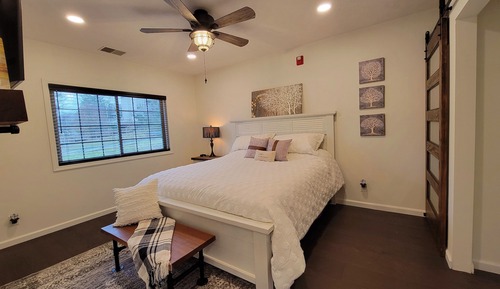 Signature Suite, 1 King Bed with Sofa bed, Jetted Tub, City View