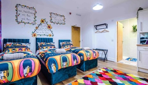 Design Room, 3 Twin Beds