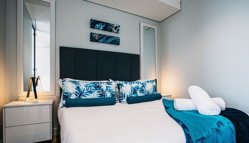 Executive Suite, 1 Queen Bed, Non Smoking, City View
