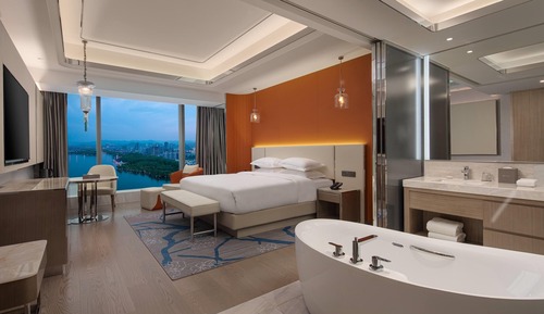 Exclusive Room, 1 King Bed, Lake View