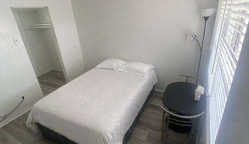 Standard Studio, 1 Queen Bed