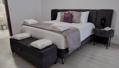 Junior Studio Suite