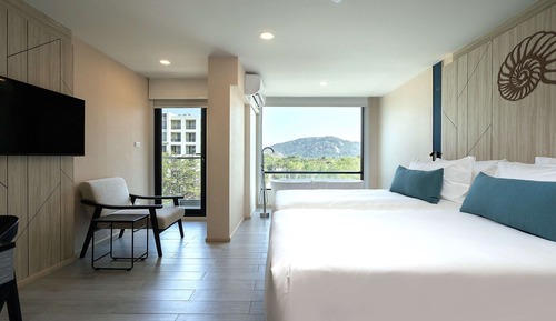 Deluxe Room, 2 Twin Beds, Bathtub, Mountain View (Bathtub )