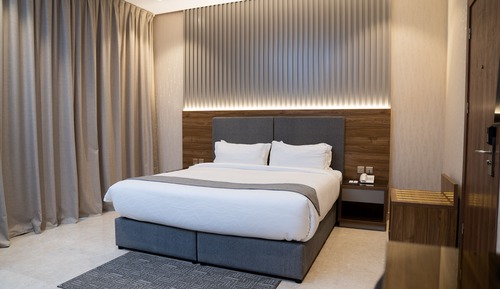 Standard Room, 1 Queen Bed