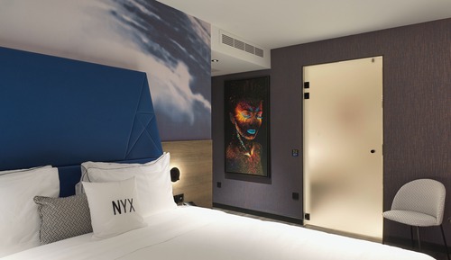 Space Triple Executive Room