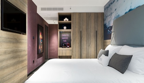 Space Executive Room, Business Lounge Access