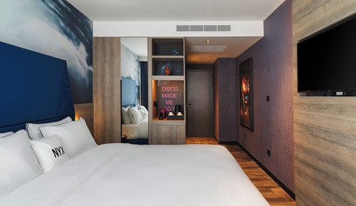 Design Double Star, Partial Sea View