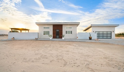 House, 2 Bedrooms