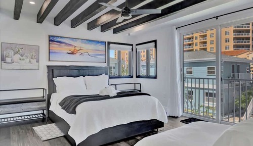 Design Studio Suite, 1 Queen Bed, Bay View