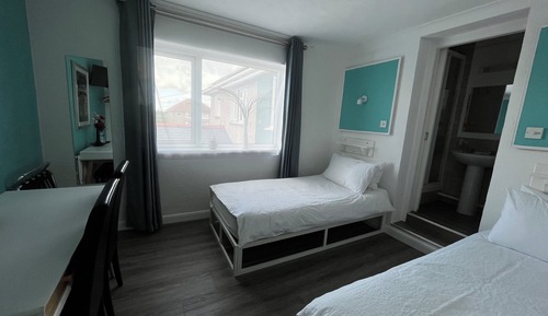 Twin Room (West)
