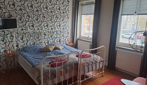 Traditional Double or Twin Room, 1 Queen Bed, Shared Bathroom, City View