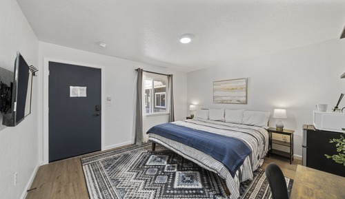 Standard Single Room, 1 Queen Bed