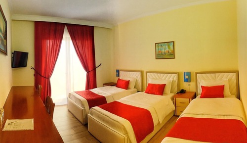 Economy Triple Room, City View