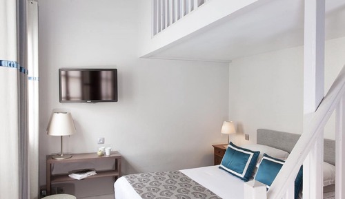 Duplex Room with Louvre View