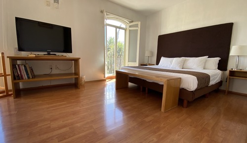 Junior Room, Park View