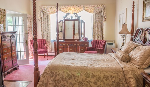 Garden Room at Chiltern Inn B&B
