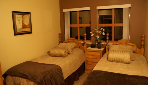 Suite, 2 Bedrooms (Village North)