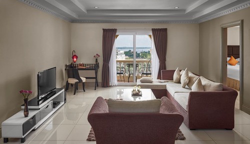 Family 2-Bedroom Suite