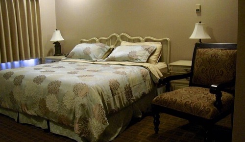 Standard Room, 1 Queen Bed