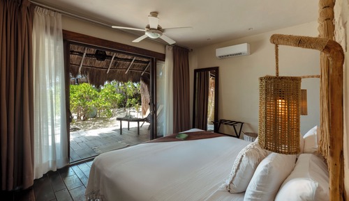 Suite, Beachfront (Cambria Suite)