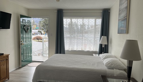 Standard Room, 1 Queen Bed