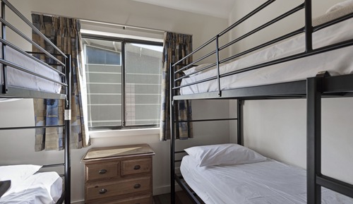 Deluxe 2 Bedroom Cabin - Sleeps 6