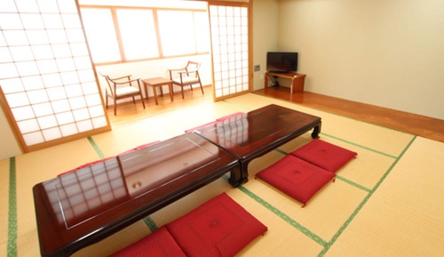 Deluxe Japanese Style Modern Room (For 1-6 people), Smoking
