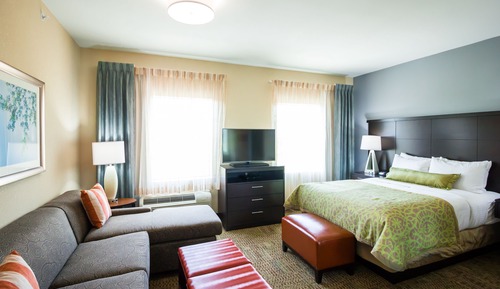 Studio Suite, 1 King Bed, Kitchen