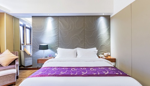 Double Room (Extreme Sassy)