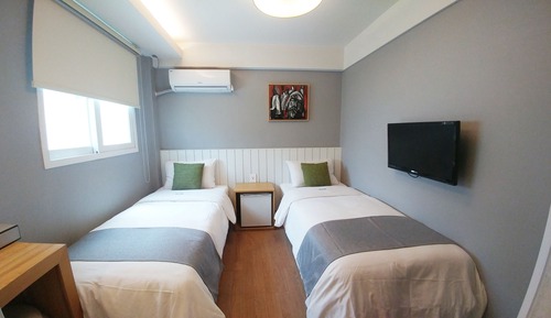 Standard Twin Room