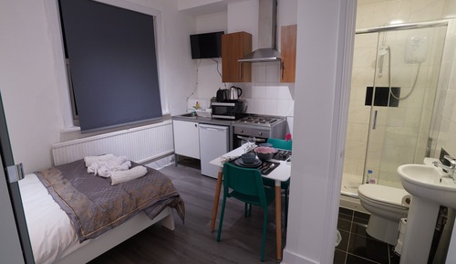 Studio, Ensuite (Apartment 8)
