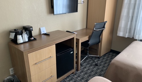 Room, 1 King Bed, Mobility Accessible, Non Smoking (Hearing, Roll-in Shower)