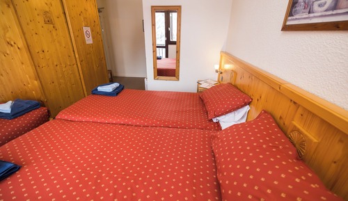Triple Room (with Single Beds)