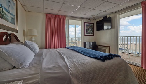 Oceanfront King Room with private Balcony and Ocean view