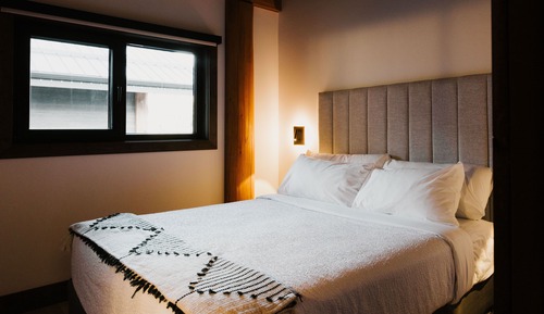 Luxury Nature Series Cabin, 2 Queen Beds, Gas Fireplace, Resort View (Sparrow - Not Pet Friendly)