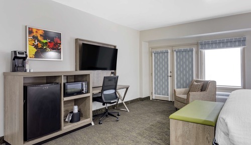 Standard Room, 1 King Bed, Non Smoking, Jetted Tub