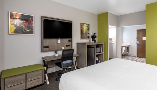 Standard Room, 1 King Bed, Accessible, Balcony