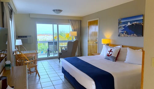 ADA King Room, 1 King Bed, Accessible, Balcony, Ocean View (1st Floor)